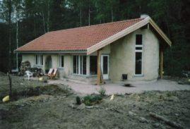 Strohballenhaus Perotti